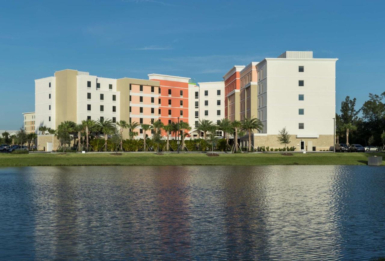 Home2 Suites By Hilton Cape Canaveral Cruise Port Bagian luar foto
