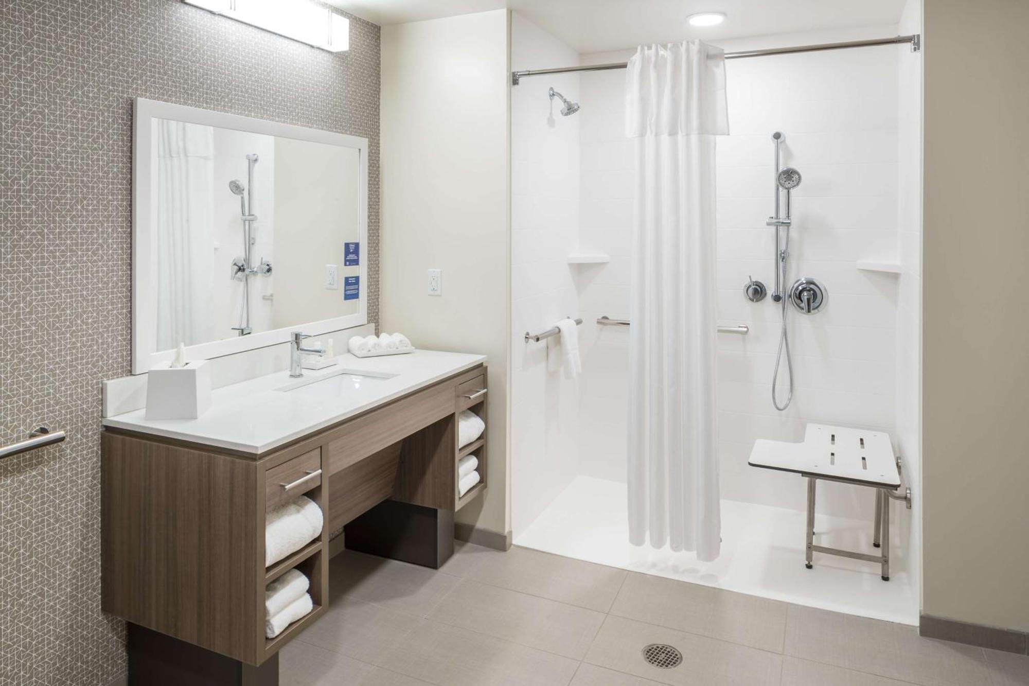 Home2 Suites By Hilton Cape Canaveral Cruise Port Bagian luar foto