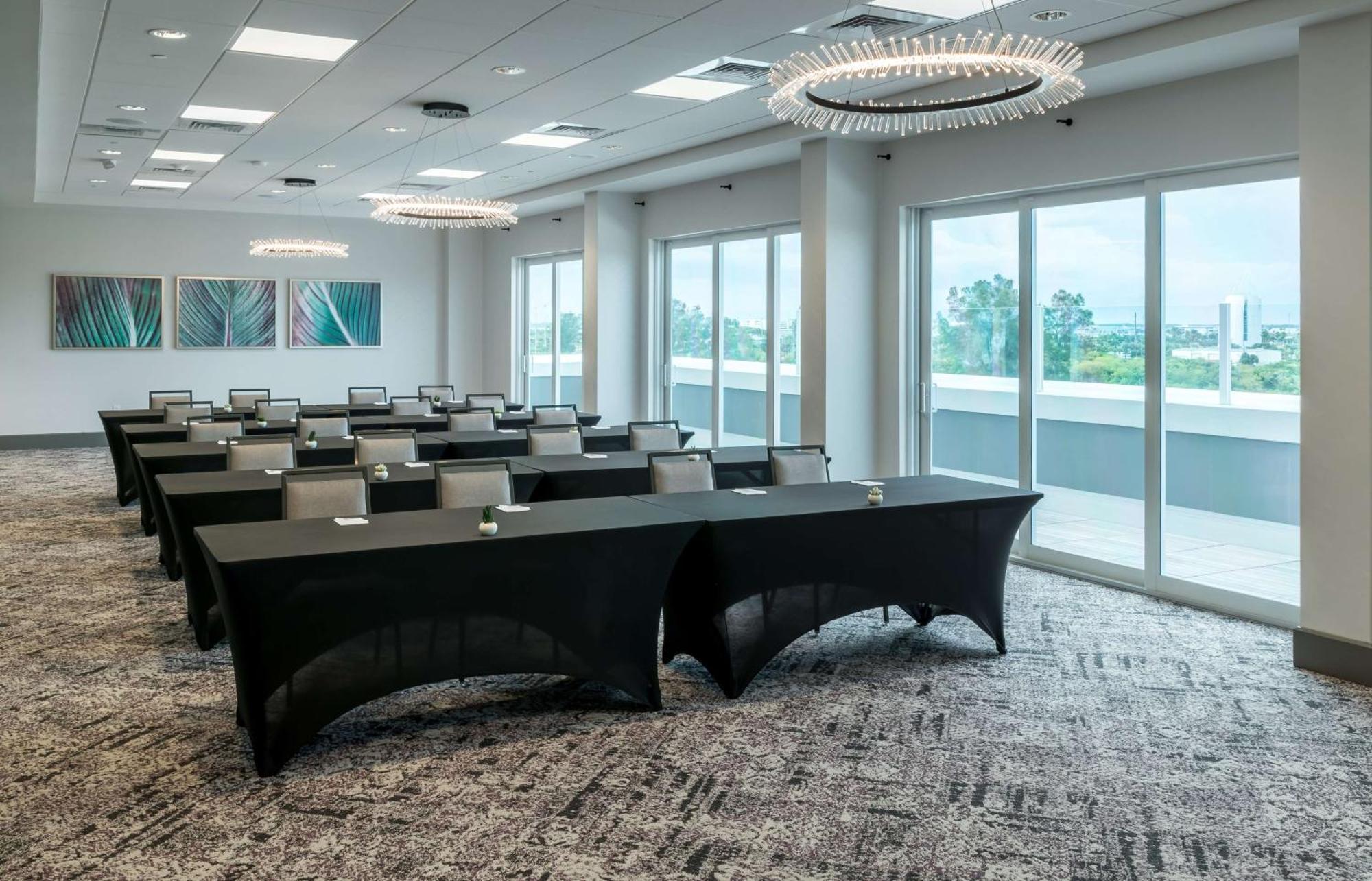 Home2 Suites By Hilton Cape Canaveral Cruise Port Bagian luar foto